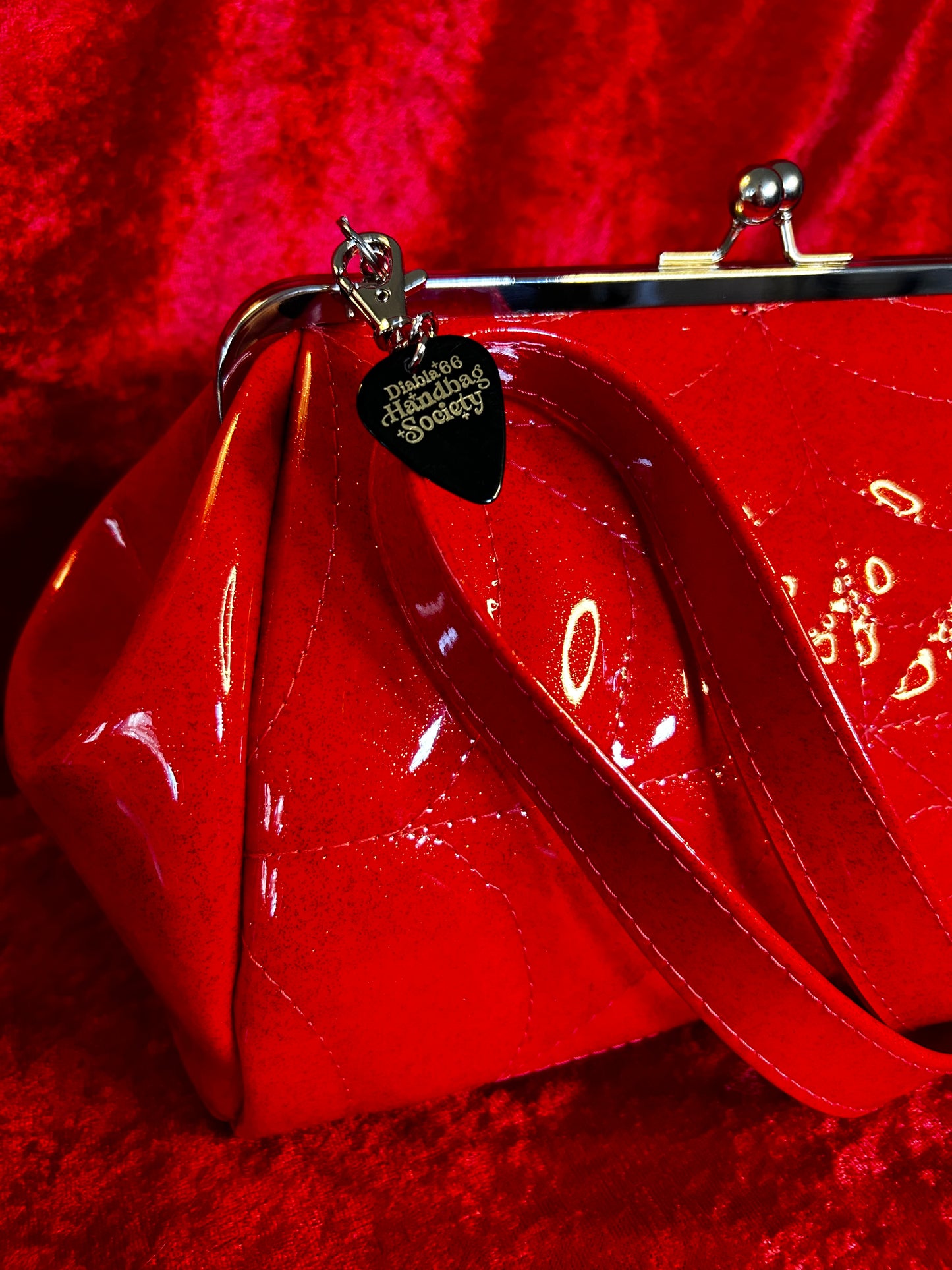 Red Spiderweb Large Kisslock Handbag