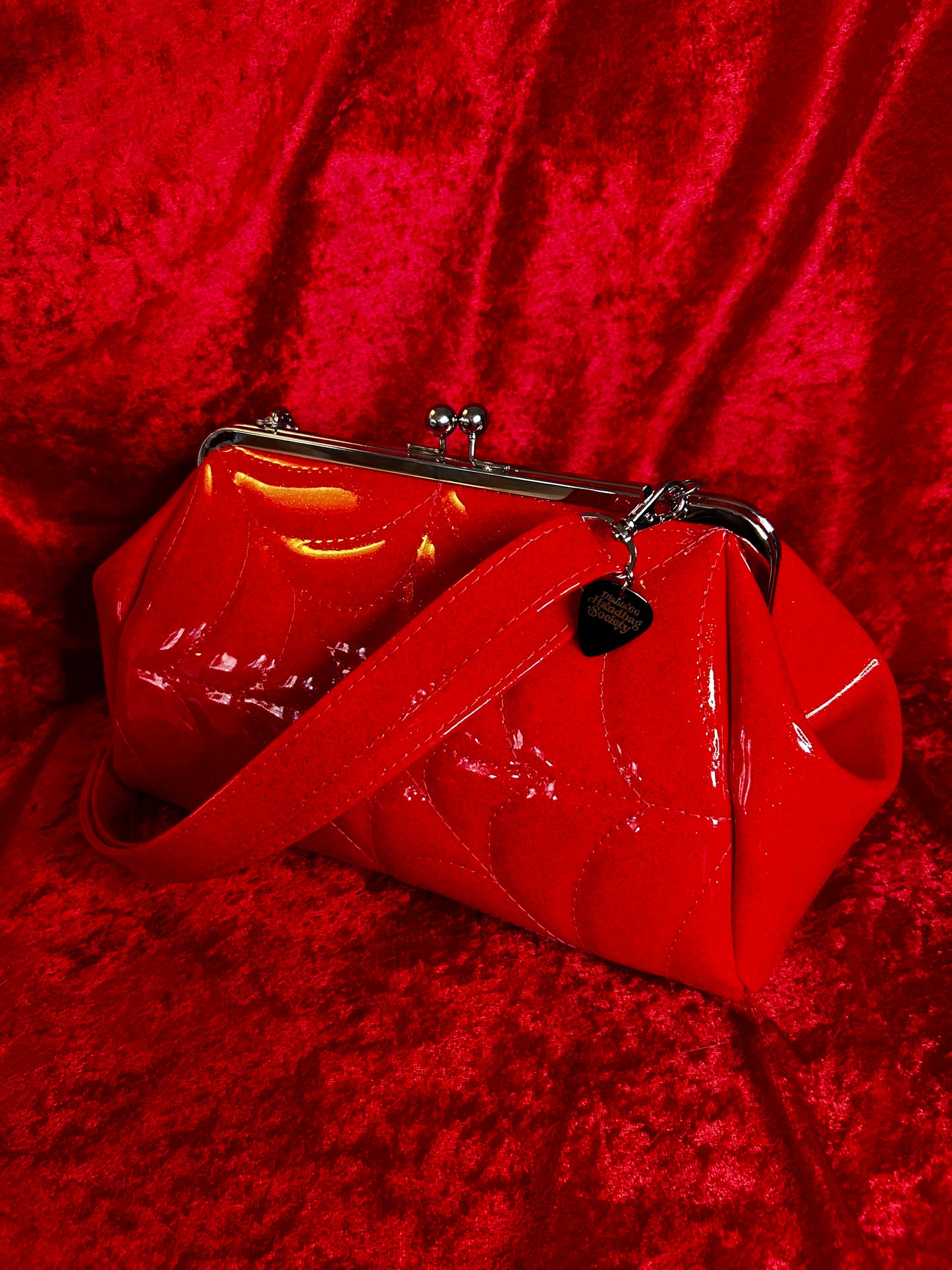 Red Spiderweb Large Kisslock Handbag