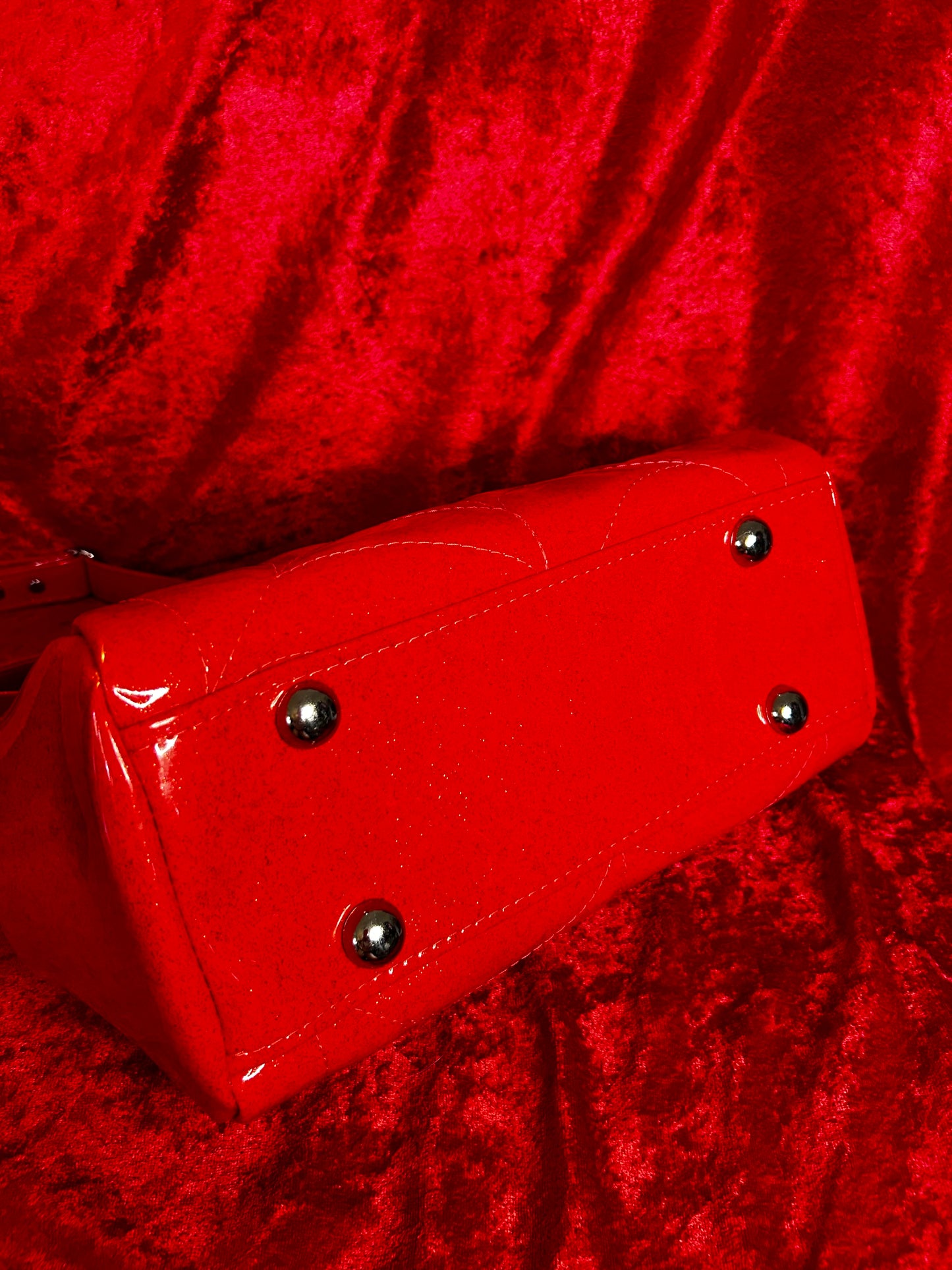 Red Spiderweb Large Kisslock Handbag