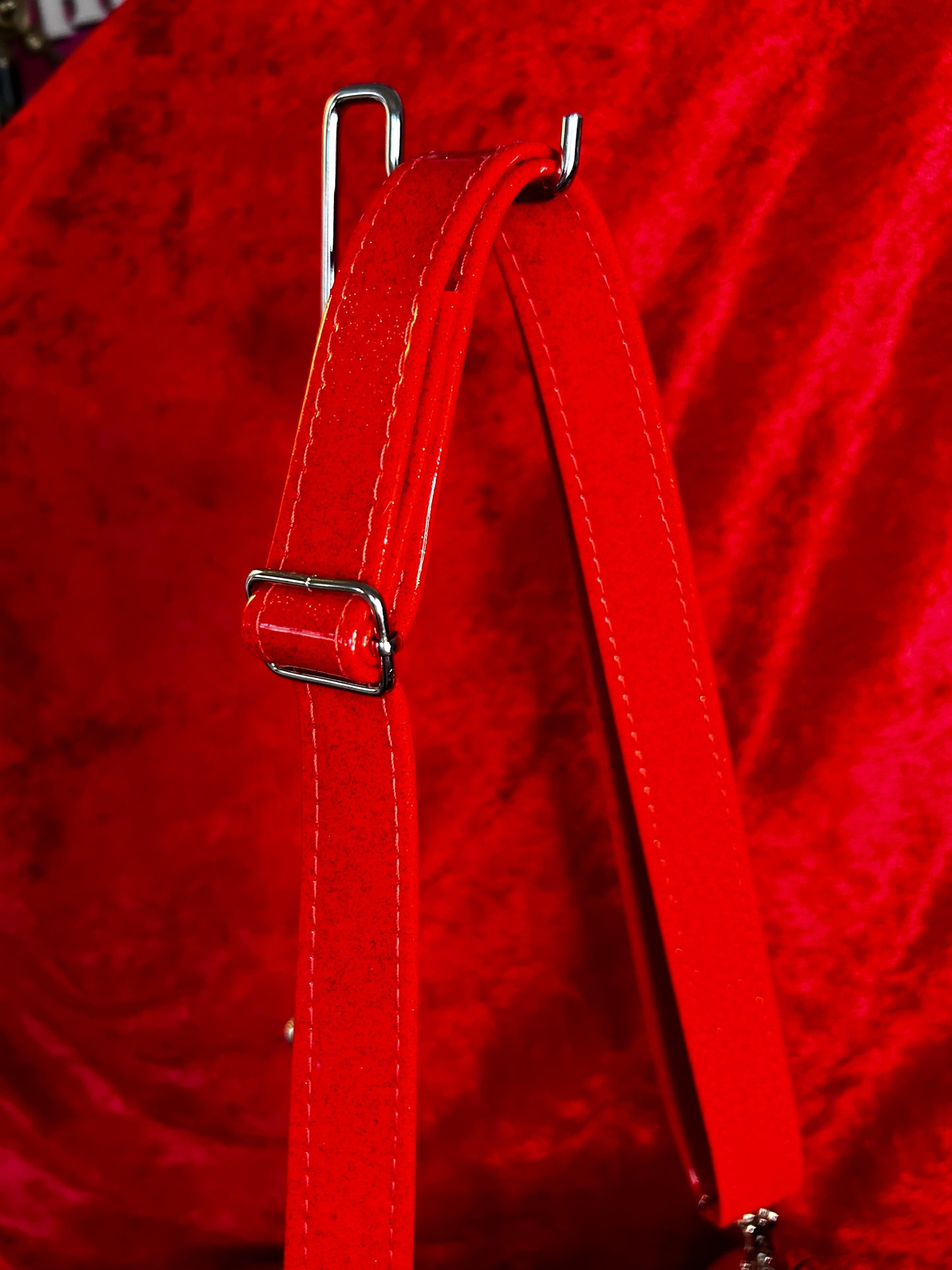 Red Spiderweb Large Kisslock Handbag