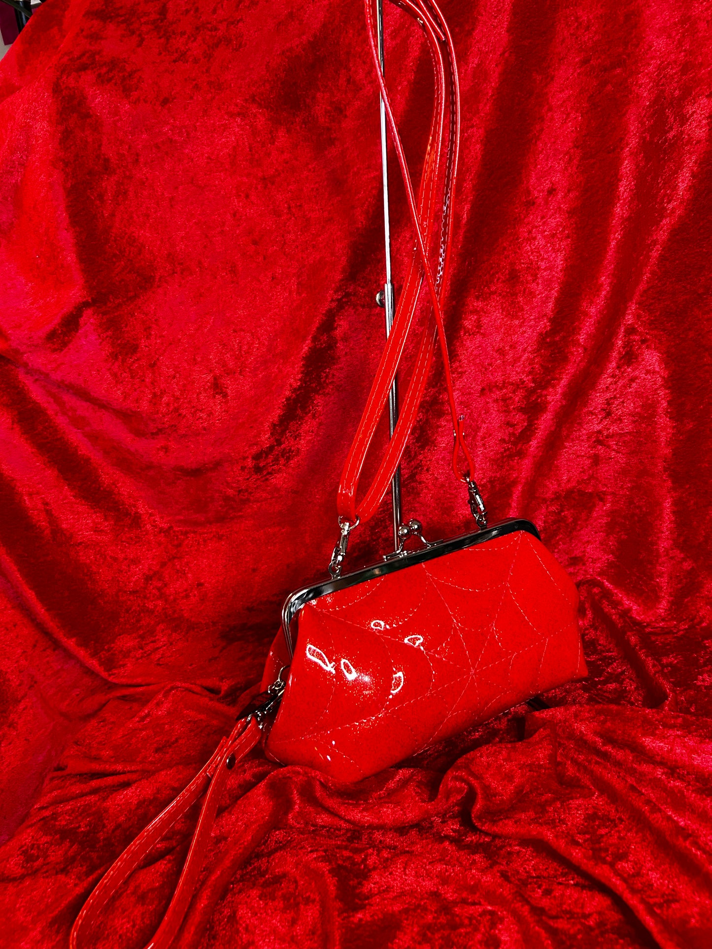 Red Spiderweb Mini Kisslock Bag