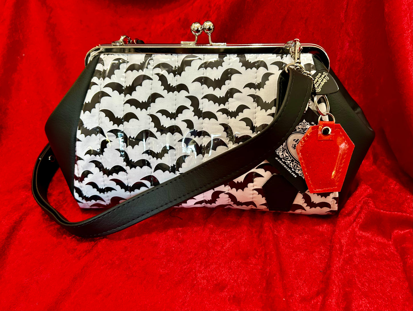 Batty Bettie Large Kisslock Handbag