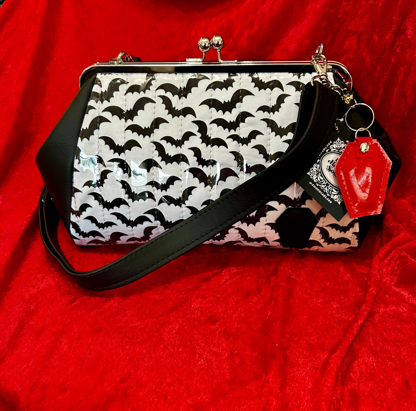 Batty Bettie Large Kisslock Handbag