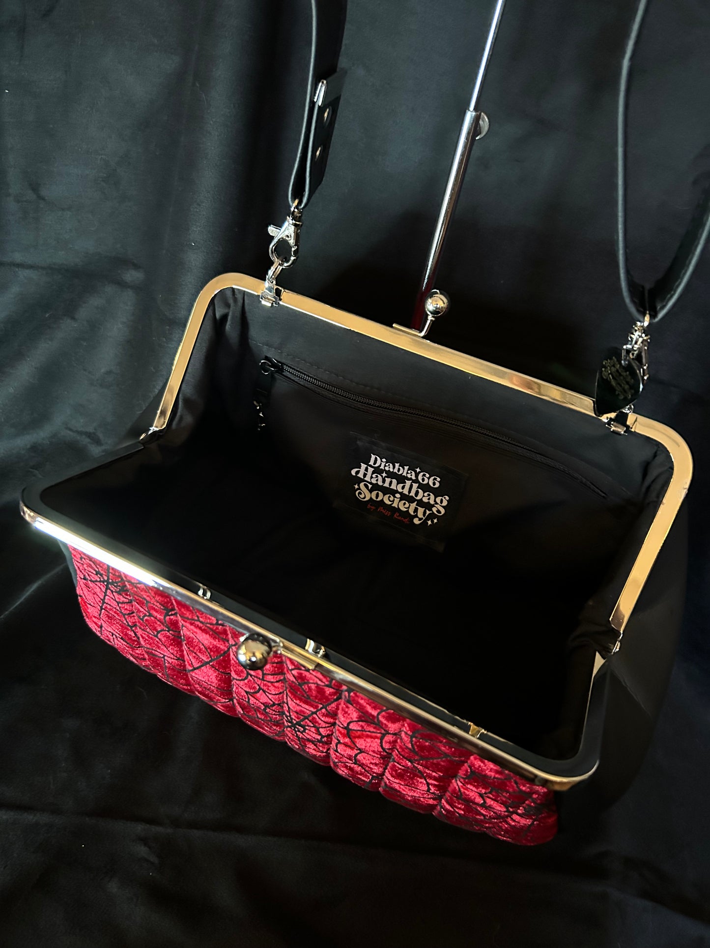 Crimson Webs Large Kisslock Handbag *Exclusive*