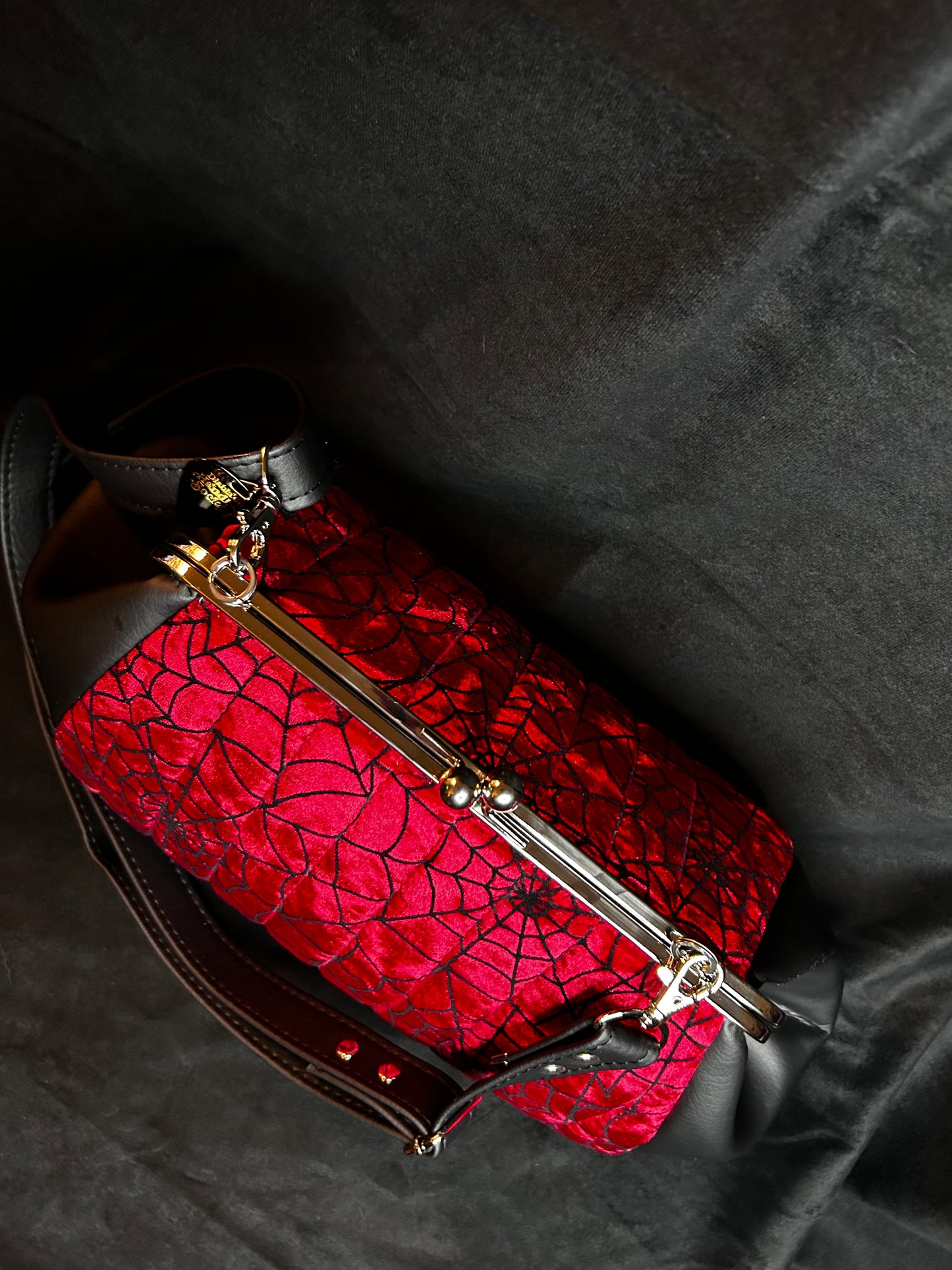 Crimson Webs Large Kisslock Handbag *Exclusive*