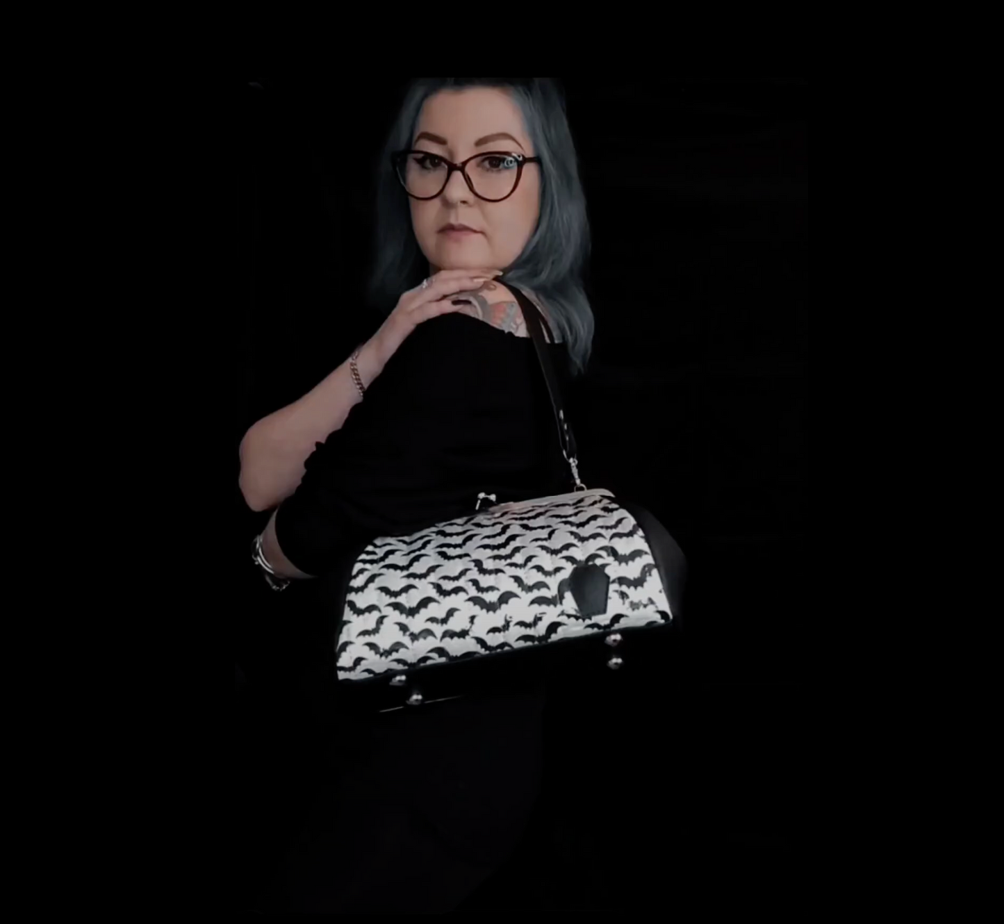 Batty Bettie Large Kisslock Handbag