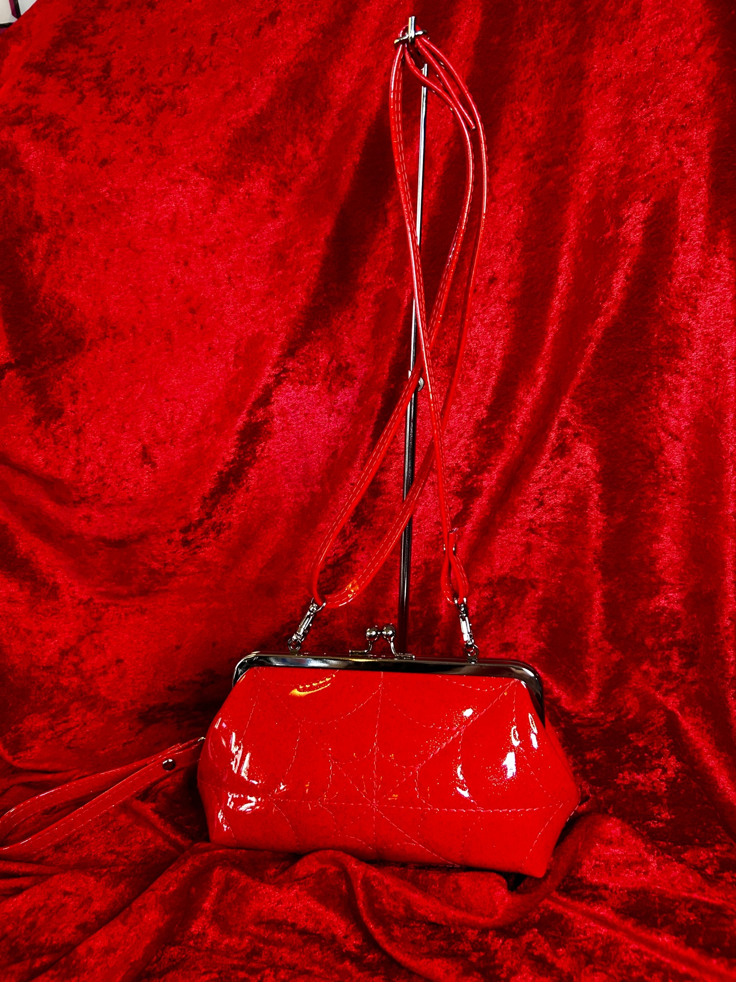 Red Spiderweb Mini Kisslock Bag